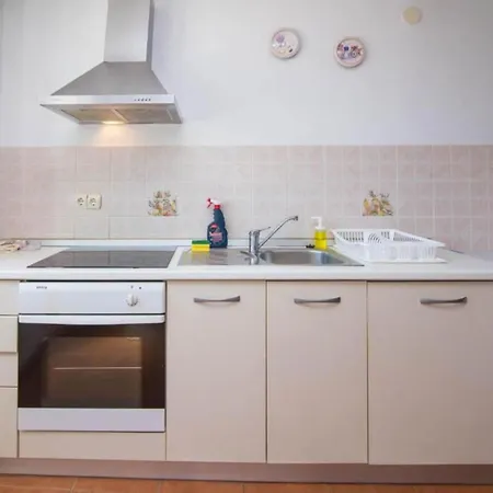 Bonic - Two Bedroom With Balcony Lejlighed *