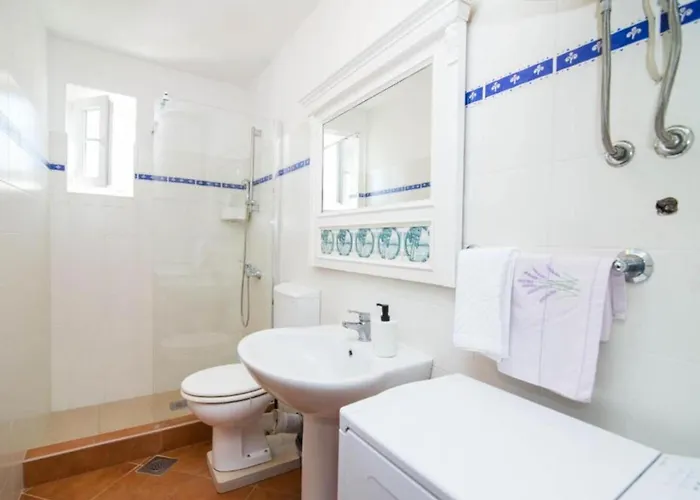 아파트 Bonic - Two Bedroom With Balcony *