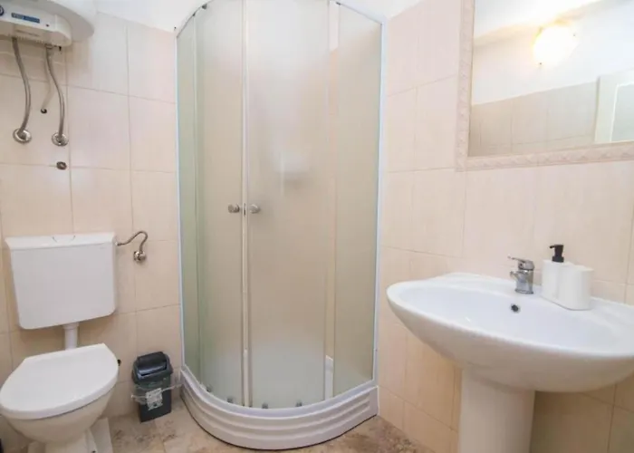 Bonic - Two Bedroom With Balcony