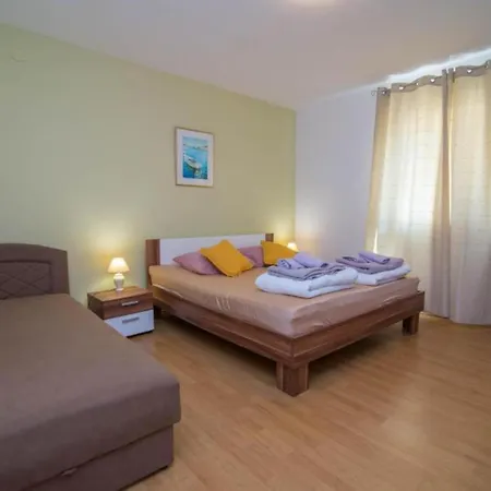 Bonic - Two Bedroom With Balcony וולי לוסיניי