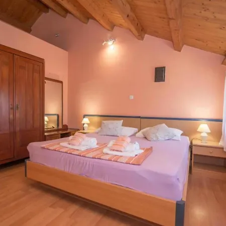 דירה Bonic - Two Bedroom With Balcony *