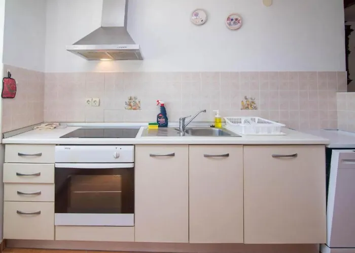 Bonic - Two Bedroom With Balcony דירה *
