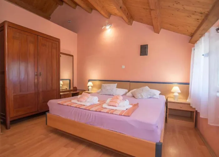 דירה Bonic - Two Bedroom With Balcony *