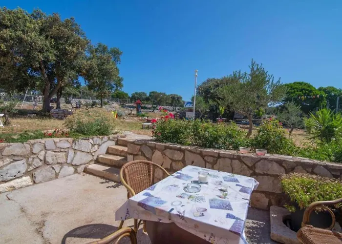 Bonic - Two Bedroom With Balcony דירה וולי לוסיניי