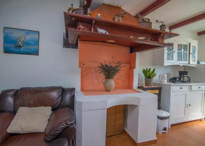 Bonic - Two Bedroom With Balcony *