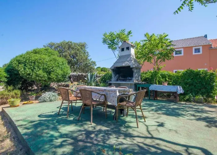 Bonic - Two Bedroom With Balcony *